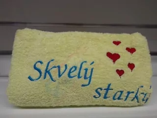 Osuška s nápisom skvelý starký 
