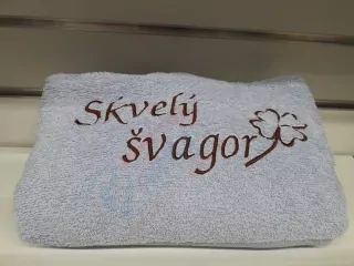 Osuška s nápisom Skvelý švagor