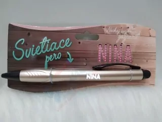 Svietiace pero Nina