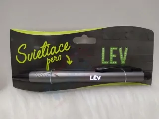 Svietiace pero Lev