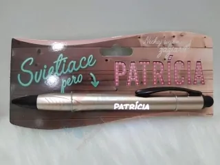 Svietiace pero Patrícia
