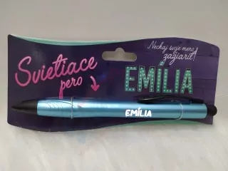 Svietiace pero Emília