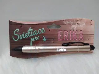 Svietiace pero Erika