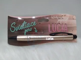 Svietiace pero Lucia