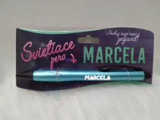 Svietiace pero Marcela