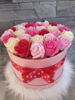 Mydlový flower box 31 ruží mix