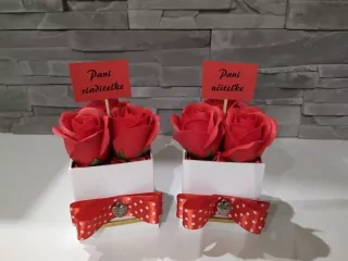 Mydlové flower boxy Pani riaditeľke a Pani učiteľke červené