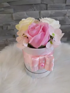 Mydlový flower box mix s ružovou mašľou