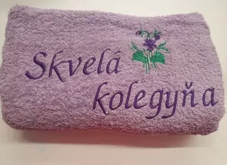 Osuška s nápisom Skvelá kolegyňa 