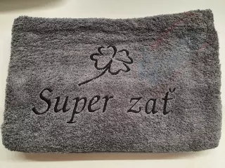Osuška s nápisom Super zať