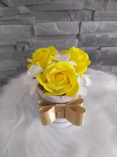 Mydlový flower box žlto-biely menší