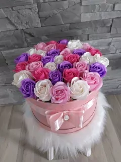 Mydlový flower box 37 ruží mix