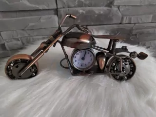 Dekorácia- Kovová motorka s hodinami