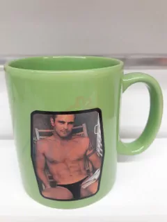 Vyzliekací hrnček muž-zelený