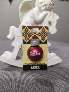 Vianočná gulička s menom Saška