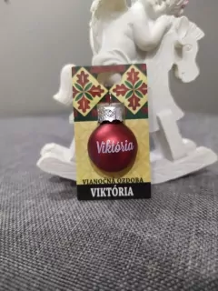 Vianočná gulička s menom Viktória