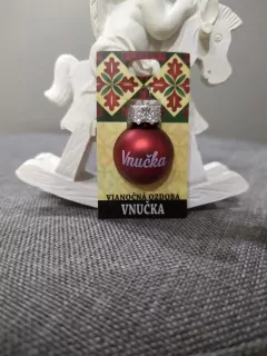 Vianočná gulička s nápisom Vnučka