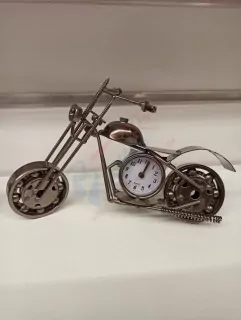 Dekorácia - motorka s hodinami