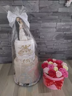 Osuškovo - uteráková torta + Flowers box pre novomanželov