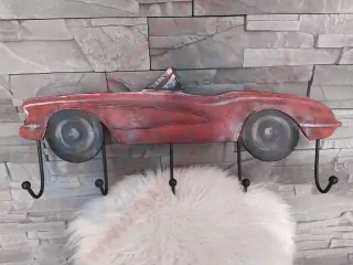 Kovový vešiak - auto