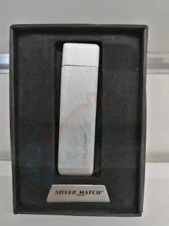 Strieborný USB zapaľovač