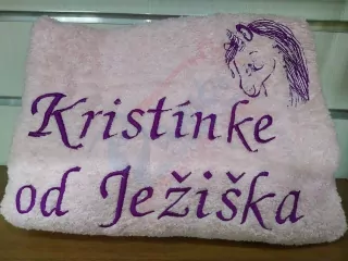 Osuška s nápisom Kristínke od Ježiška