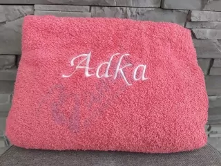 Osuška s menom Adka