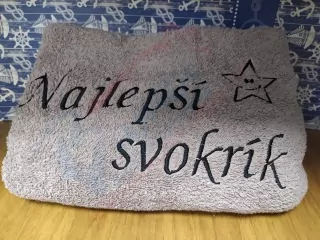 Osuška s nápisom Najlepší svokrík