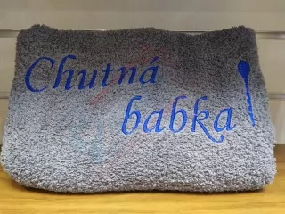 Osuška s nápisom Chutná babka