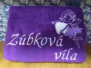 Osuška s nápisom Zúbková víla