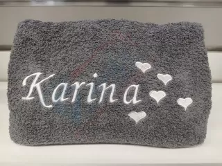 Osuška s menom Karina