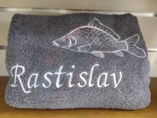 Osuška s menom Rastislav