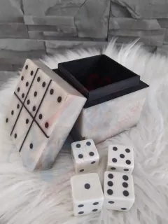 Domino kocka z pravého kameňa