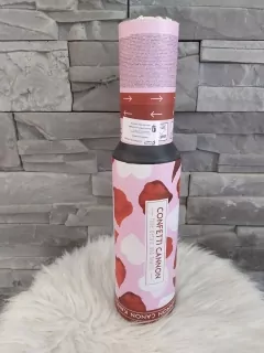 Konfety lupene ruží a srdiečka