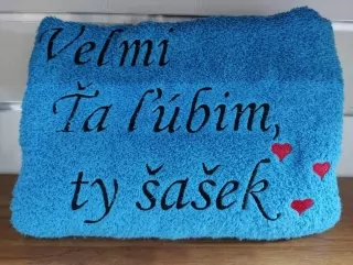 Osuška s nápisom Veľmi ťa ľúbim, ty šašek