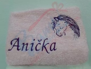 Osuška s menom Anička